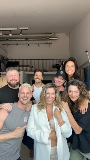 Saskia Thuot Instagram - Un début de semaine pas mal joyeux et qui brasse pas mal d’émotions ♡ Bientôt… 

#photoshoot #selflove #bodypositive #jesuisplusque 
@lingerieemma @donatphoto @princesstyo @craigmajor @martinehairmakeup @antoinelarochelle @emma_dunn_