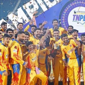 Sastika Rajendran Instagram - வரலாற மாத்துடா .. புது மாஸ்-eh காட்டு டா! 🐉
Dindigul Dragons nerupaa varalaara maathitaanga! 🔥

#TNPL2024 
#NammaOoruAatam 
#NammaOoruNammaGethu