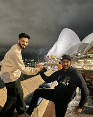 Sathish Krishnan Instagram - #Hukum #Australia . Best vibe ever . #rockstar  @anirudhofficial 🤗🤗🤗🤗