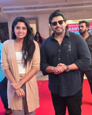 Sathya Devarajan Instagram - Look whom I met today ❤️ He was my first crush right from my childhood days and the little girl in me is still jumping in joy 💃 I was super shy bcoz this is the frst time i was asking an actor for a picture 🥹❤️ Thank you @actorprashanth sir 🤗❤️ Still can't get over your movies 🫶
.
.
.
#sathyadevarajan #prashanth #kollywood #tamilcinema #90stamilsongs #tamilactors