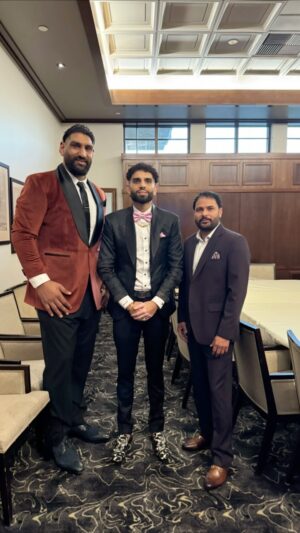 Satnam Singh Bhamara Instagram - Happy #Birthday 🥳 to My Day 1! 
My #BigBrother @sunnygillofficial 🫡🔥

#6Foot7Foot #OneInABillion #6ft7ft #AEW #AllElite #SinghIsKing #ThrowBack #TheIndianGiant #FlashBack #PunjabiGiant #Bhau #MajheAale #Day1 #Bros #Bro4Life #NBA #Mavericks #NBADraft #NBADraft2015 #Netflix #Punjab #India