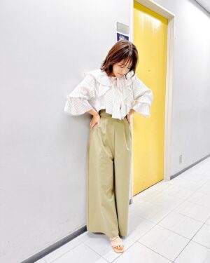 Sayaka Isoyama Instagram - 本日21時〜
MBS・TBSテレビ系『日曜日の初耳学』に
出演させていただきます！！
スタジオで皆さんと一緒に体を動かしてきました！

イヤーカフ
@abiste_official
シューズ
@dianashoespress