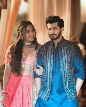 Sayali Salunkhe Instagram - Many tries, lots of laughs, and finally a picture we love! 😅✨ 
@sayli_s_salunkhe 
.
.
New promo coming soon!!
Watch | Pukaar : Dil se Dil takk | 8:30 PM | Mon-Fri
.
#BehindTheScenes #promoshoot #pukaardilsediltak #saylisalunkhe #abhisheknigam