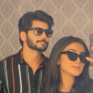 Sayali Salunkhe Instagram - **Unexpected Friendship Alert! 🚨**

Met someone new, and who knew we’d hit it off like this? We’re two peas in a pod—both goofy, both idiots, and absolutely loving it. Never expected to find someone on the same crazy wavelength as me, but here we are, laughing at the dumbest things and just vibing together. Here’s to more stupid adventures and endless laughter! 

Cheers to the unexpected and all the fun that comes with it. 🍻