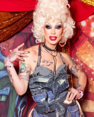 Scarlett Bobo Instagram - DRAG CON DAY 2 ROUND UP’!
•
•
•
Thank you for everyone who came to stop by and share your stories and love and light! @rupaulsdragcon is always such an amazing weekend I look forward too! 
Can’t wait to do it all over again!
Photo by @davidelaffe