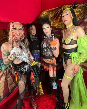 Scarlett Bobo Instagram - DRAG CON DAY 1 RECAP
•
•
•
@rupaulsdragrace @rupaulsdragcon