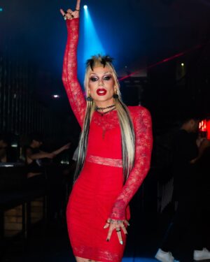 Scarlett Bobo Instagram - IDOL WORSHIP!
•
•
Every Thursday at @beachesweho brought to you by @thecococayne 
📸 @heyitsbenjaminn