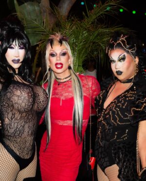 Scarlett Bobo Instagram - IDOL WORSHIP!
•
•
Every Thursday at @beachesweho brought to you by @thecococayne 
📸 @heyitsbenjaminn