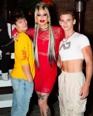 Scarlett Bobo Instagram - IDOL WORSHIP!
•
•
Every Thursday at @beachesweho brought to you by @thecococayne 
📸 @heyitsbenjaminn