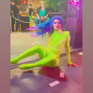 Scarlett Bobo Instagram - OH HONEY it was a @thewildweho kinda night for @blowpop.party! 

📸: @therobflo