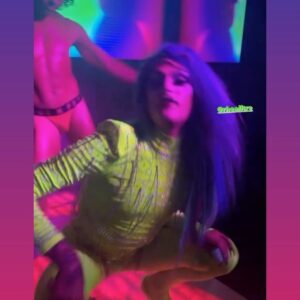 Scarlett Bobo Instagram - OH HONEY it was a @thewildweho kinda night for @blowpop.party! 

📸: @therobflo