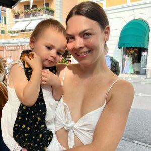 Scarlett Hefner Instagram - grazie mille Como