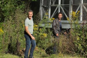Scott Bakula Instagram - Check out tonight’s new episode. Staying out of trouble with my brother. 
@ncisnola @cbstv 
#ncisneworleans #CBS