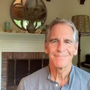 Scott Bakula Instagram - Hey everyone. This crisis is affecting all of us, but some are hurting much more than others. The Mayor's Fund for Los Angeles is helping LA families hit hardest by this crisis, many of whom are being left out of other assistance programs. It's truly filling a critical need. (On this Giving Tuesday,) If you can afford to give anything right now, please do by texting L.A. Love to 21000 — just like it says right here. And share this with your friends. Together, we'll get through this. Thank you. 
@mayorsfundla -#GivingTuesdayNow