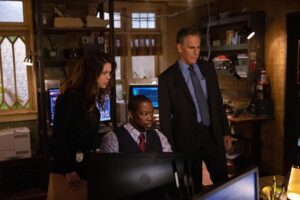 Scott Bakula Instagram - Don’t miss tonight’s newest episode of @ncisnola on @cbstv . #ncisneworleans #cbs #tuesdaynight #newepisode