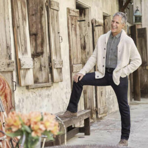 Scott Bakula Instagram - I had the pleasure of being on the cover of this month's issue of WATCH! magazine. Thank you Lynn Darling for the great interview. @jaydschwartz @cbswatchmag @ncisnola