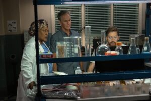 Scott Bakula Instagram - Always a great time sharing the screen with @cchpounder and @robkerkovich . Make sure to tune in tonight for an all new episode of @ncisnola on @cbstv .
#ncisnola #cbs #newepisode #tuesdaynights #ncis