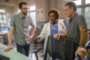 Scott Bakula Instagram - Hi Folks, we have an exciting episode tonight, high-stakes poker game, naval research laboratory and  a surprise visit from Pride's daughter Laurel. @NCISNewOrleans @CBS #NCISNOLA @JDS_PR @jaydschwartz