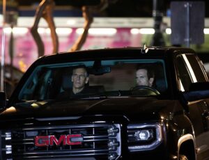 Scott Bakula Instagram - Find out what Pride and LaSalle are looking for on tonight’s new episode of @ncisnola on @cbstv tonight
#ncisneworleans #cbs #tuesdaynight #newepisode