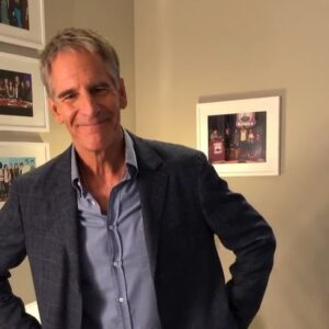 Scott Bakula Instagram - Tune in tonight for the @ncisnola 2 hour season finale, set those DVRs and If you still have VCRs, those too. #ncisnola @cbstv @jaydschwartz