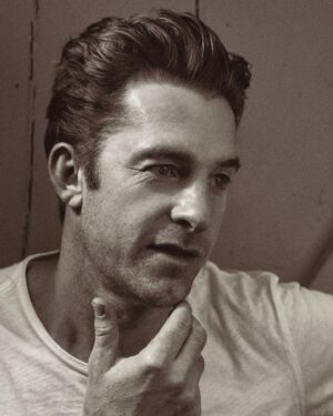 Scott Speedman Instagram - Probably the most easy going, least pretentious photo shoots I’ve ever done. I loved it. Photos by @austinhargrave. Check out the article by @petesamson at mrfeelgood.com