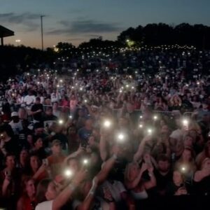 Sean Kingston Instagram - First show back was amazing!!🔥

Everybody has trials and tribulations without a Test there’s no TESTIMONY this is mine. 🙏🏽🩶