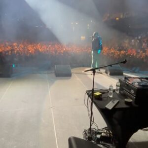 Sean Kingston Instagram - Arenas all by myself!? I stand alone 🩶👑 #GODSTHEGREATEST