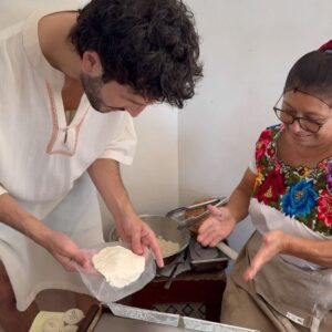 Sebastián Yatra Instagram - 1. puede que sea la última vez que nos veamos amiga🦎🥲 (estoy en boxers porque andaba en un photoshoot en la playa y me estaba cambiando!!)
2. Coati, mi vecino por unos días 
3. 6am 🌅
4. Gabo ♾️
5. Godzilla Vs Yatra
6. Todo lo que NO me estoy comiendo 💔
7. Cuando te agarran “desprevenido”
8. Otra desprevenido
9. Una historia bonita mexicana 🇲🇽 
10. (sin final feliz) :(