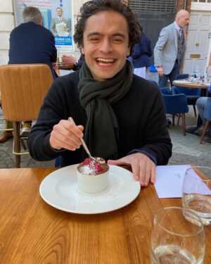 Sebastian de Souza Instagram - Hey Souzles! Long Wednesday? Me too. Keep smiling. Eat some cake. It’ll all be alright in the end, and if it’s not yet alright then it’s not yet the end! ❤️ Sebba #humpday