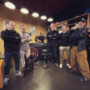 Sébastien Roch Instagram - Très belle émission entre amis… passionnants 😊 Podcast dispo 
#soumsoum @tsugiradio @egoistrecords @bpm_contest