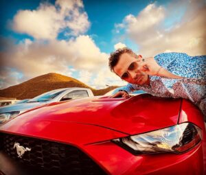 Sébastien Roch Instagram - Fin de tournage SXM 🤍
#lavieestunefete #mustang #sxm #opelcorsa