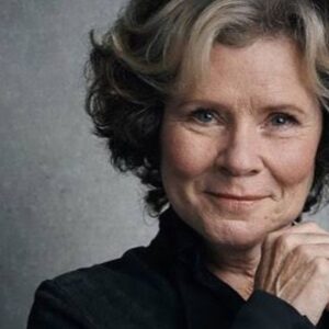 Şebnem Bozoklu Instagram - Merhaba Dolly  dump ❤️ Film ve dizi meraklıları onu The Crowndan, Harry Potterdan ve Downton Abbyden hatırlar. Imelda Staunton Hello Dolly de şahane oynuyor. Seyirci ona bayılıyor 🙏🏻 Biz de mest olduk 🌹