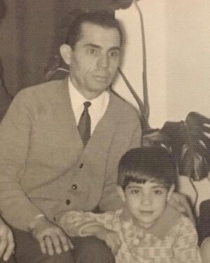Seda Yıldız Instagram - Baba güven verir baba huzur verir baba güç verir,  canım babam ve canım kayınpederim nurlar içinde uyuyun siz herzaman yanımdasınız bunu hissediyorum.... Babalar gününüz kutlu olsun canlarım❤️❤️❤️