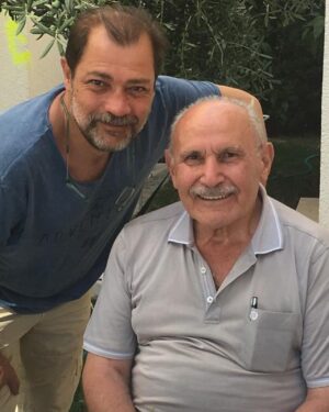 Seda Yıldız Instagram - Baba güven verir baba huzur verir baba güç verir,  canım babam ve canım kayınpederim nurlar içinde uyuyun siz herzaman yanımdasınız bunu hissediyorum.... Babalar gününüz kutlu olsun canlarım❤️❤️❤️