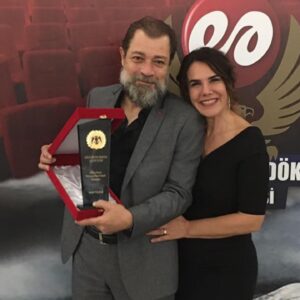 Seda Yıldız Instagram - Sırtını her zaman sağlam bir omuza yasladığında korkma;başarı mutlaka seni bulacaktır....! İyiki varsın canımın içi daha nice ödüllerimize❤️❤️❤️❤️