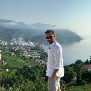 Sefa Tantoğlu Instagram - Memleket 

.
.
.
#artvin #kemalpaşa #üçkardeşköyü #doğa #yeşil #mavi #karadeniz