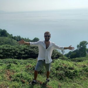 Sefa Tantoğlu Instagram - Memleket 

.
.
.
#artvin #kemalpaşa #üçkardeşköyü #doğa #yeşil #mavi #karadeniz