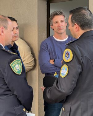 Segundo Cernadas Instagram - Le exigimos a Kicillof que equipe a la policía con armas electrónicas como dispuso la ministra @patobullrich para que las fuerzas federales puedan protegerse y cuidarnos mejor.

@lisandro.lanzon 
@juanjo_cervetto 
@diego__avancini 
@cristhian.bonacchi