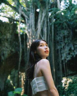 Sei Shiraishi Instagram - この度、2nd写真集が発売されることになりました！

私のやりたいことが全て叶った、素敵な一冊ができたと感じています。
撮影をしていく中で、「信頼をおけるこのチームに、あれもこれも撮ってもらいたい！」という想いが生まれていき、沖縄の地で開放的に、大胆かつ自然体な私をヘルシーに収めていただきました。
私が絶対に残しておきたかった寝起きのすっぴんショットや、25歳の私が今見せることのできる大人な一面、俳優としてではない等身大の姿がたっぷり詰まっています。
この一冊をぜひ受け取っていただけると嬉しいです！

宝島社より、9月6日(金)発売です📚

#白石聖写真集