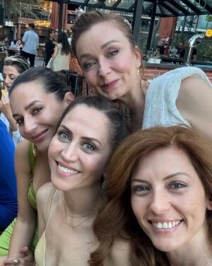 Selen Öztürk Instagram - #tbsunday .. One fine day .. 💛  Girls… 01.06.2024

#başakonurwedding