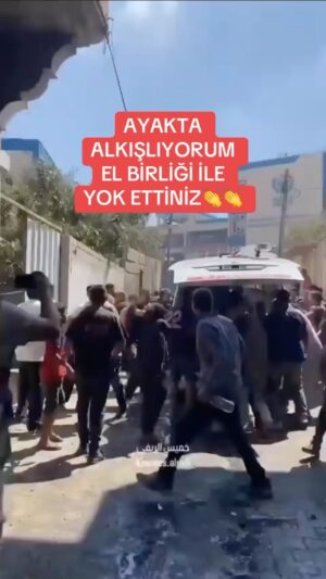 Selim Gülgören Instagram - Ayakta alkışlamak lazım👏👏Tüm dünya oturduk gözlerimizin önünde yüzbinlerce insanın yok edilişini film izler gibi izledik 📺Vallahi bravo😓
Y A Z I K L A R  O L S U N👈
.
.
.
#selimgülgören #şarkıcı #oyuncu #instagram #instareels #soykırım #filistin #doğutürkistan #gazze #refah #insanlık #gazzeyesahipçık #müslümanlarayapılanzulümedurde✊