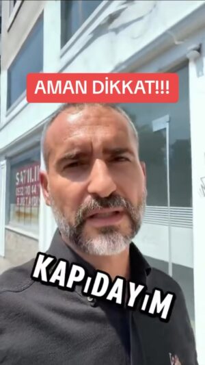Selim Gülgören Instagram - Aman dostlar dikkat edin👈 Yorumlarda öyle şey olmaz diyenlere aldanmayın🌹Sizler benim için çok değerlisiniz🫶 Başınıza bir şey gelsin istemem❤️LÜTFEN ÇEVRENİZLE PAYLAŞIN✍️
.
#REKLAMDEĞİLDİR👈 #bilinçlendirmevideosu
.
.
#selimgülgören #şarkıcı #oyuncu #instagram #instareels #dikkatedin #aldanmayın #uyarı #önemli