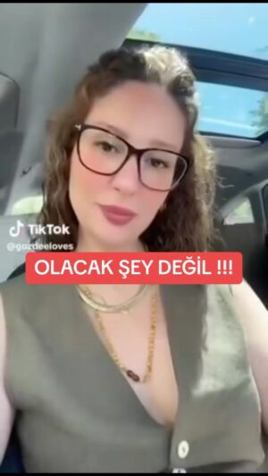 Selim Gülgören Instagram - Her zamanki gibi enflasyonu bahane ederek vatandaş kendi vatandaşını kazıklamaya devam ediyor 👈 Bakalım bu dengesizlik nereye kadar sürecek !!!! #reklamdeğildir 👈
.
.
.
#selimgülgören #şarkıcı #oyuncu #instagram #instareels #fiyatlar #temizlikfirmaları #fahişfiyat #vatandaş #yeterartık #olacakşeydeğil