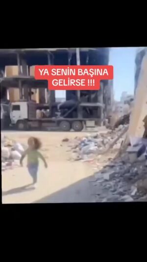 Selim Gülgören Instagram - 7 Ekim’den bu yana bitmek bilmeyen bu soykırımı duyurmak için elimizden ne geliyorsa yapmaya devam ediyoruz. Kimileri destek oluyor kimileride araplar benim meselem değil diyerek bir köşeye çekiliyor. Unutmayın bu olay bir arap meselesi değil insanlık meselesidir.. “ YA SENİNDE BAŞINA GELİRSE”👈 
LÜTFEN PAYLAŞARAK SESİMİZİ DUYURMAYA YARDIMCI OLUN👈
.
.
.
#selimgülgören #şarkıcı #oyuncu #instagram #instareels #gazze #insanlıkölüyor #filsitineözgürlük #masumlaradestekol #müslümanlarayapılanzulümedurde✊ #refah #dünyainsanhakları