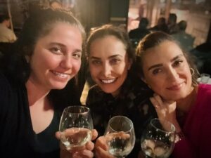 Sema Ergenekon Instagram - Hayat bir seçimler silsilesiydi; biz kendimizi, mutluluğu, özgürlüğü seçtik🙏🏻 işte bugün buna şükrediyoruz, kutluyoruz. 🙏🏻🧿❤️ @devrimce @bhrkybhr