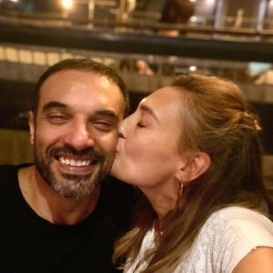 Sema Ergenekon Instagram - Öyle sevmek. 15 yıl bitti. #evlilikyıldönümü 🙏🏻🧿 çok şükür bin şükür ❤️🙏🏻🧿🧿🙏🏻❤️ @uguraslanofficial