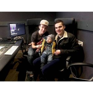 Semyon Treskunov Instagram - мы молодые, но боссы
#zorskibros