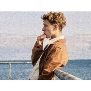 Semyon Treskunov Instagram - Ma-ia-hii
Ma-ia-huu
Ma-ia-hoo
Ma-ia-haa
Alo, Salut, Sunt Eu, un Haiduc