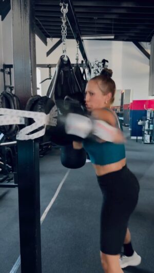 Seniesa Estrada Instagram - 👊🏻👊🏻💥