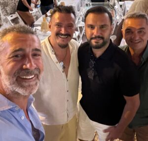Şenol İpek Instagram - DOSTLAR İLE GÜZELDİR HAYAT 
@afrikaliali @alisanofficial @lutfu_ayannn  @bosnakmeyhanesi